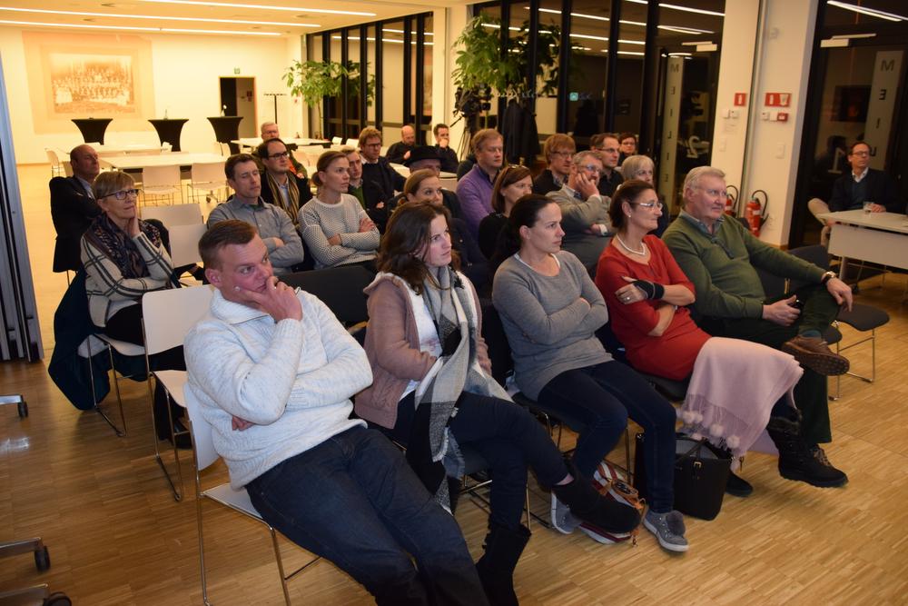 De handelaars en bewoners waren met velen opgedaagd. © Foto SD