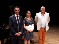 Annelies Wydaeghe wint Izegemse stadsprijs Octave Sintobin 2016-2017 