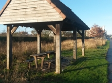 vandalisme aan wandelaarshut in Izegem langs kanaal Roeselare-Leie