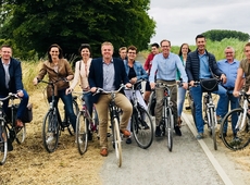 N-VA wil met Izegemnaars elk jaar 500 keer de wereld rond fietsen