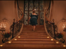 Beeld van de monumentale traphal in het kasteel Wolvenhof uit de kortfilm ‘Javotte’.