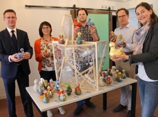 De stad en museum Eperon d'Or lanceren Pretmerlet, samen met de lokale handelaars. Zoek en spot deze zomer de merletjes in de stad. - Foto VDI