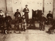Het derde jaar van de schoenmakersafdeling in de Izegemse Vrije Vakschool in 1923. FOTO: REPRO FMR