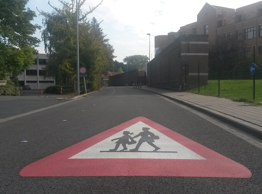 “Verkeerssituaties aan Izegemse schoolomgevingen grondig bekijken”