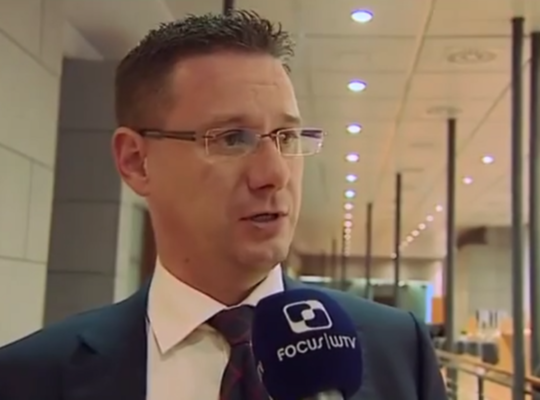 Gouverneur Decaluwé betreurt reactie van sommige kustburgemeesters op voorbereiding storm Dieter