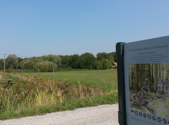 Bijkomende bewegwijzering naar speelbos domein Wallemote-Wolvenhof Bijkomende bewegwijzering naar speelbos domein Wallemote-Wolvenhof