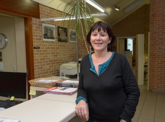 Maureen Raedt van de Izegemse Bouwmaatschappij ziet een fusie met De Mandelbeek in Ingelmunster wel zitten. FOTO: FMR