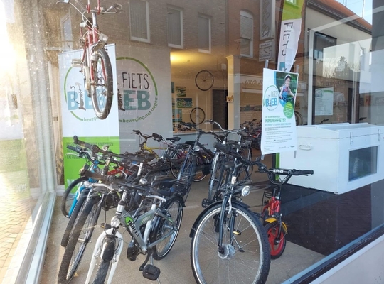 Fietsbieb in Izegem opent de deuren