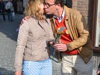 N-VA Izegem zet de ultieme #Helfies in de bloemetjes!