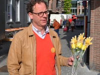 N-VA Izegem zet de ultieme #Helfies in de bloemetjes!